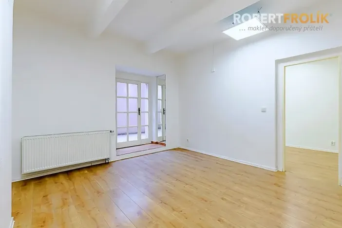 Pronájem bytu 2+kk, Praha - Bubeneč, Eliášova, 55 m2