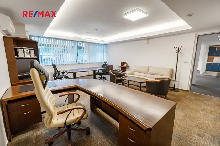 Pronájem kanceláře, Praha - Smíchov, Kováků, 103 m2