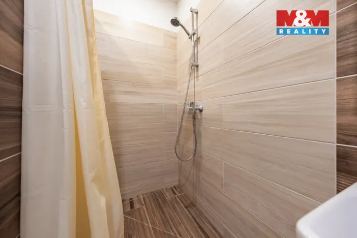 Prodej rodinného domu, Spálené Poříčí - Struhaře, 225 m2