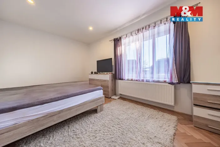 Prodej rodinného domu, Spálené Poříčí - Struhaře, 225 m2