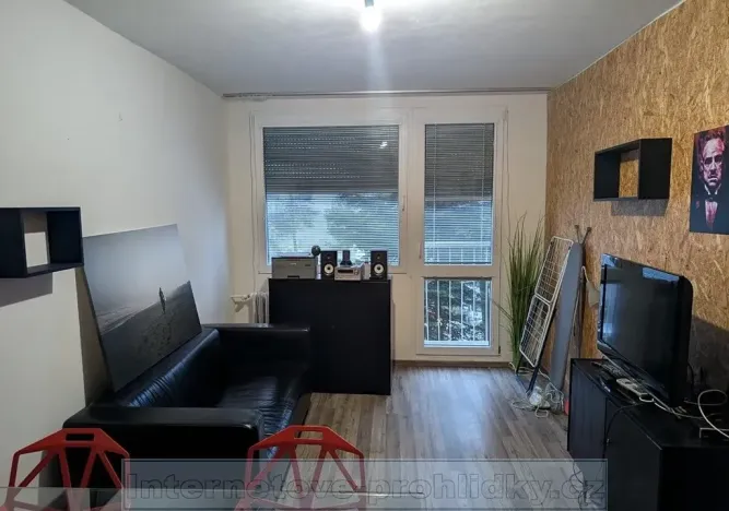 Pronájem bytu 2+kk, Praha - Kobylisy, Burešova, 45 m2