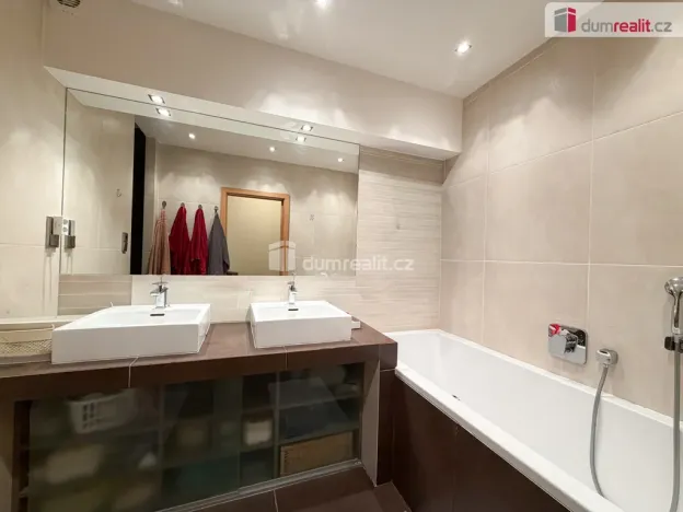 Pronájem rodinného domu, Praha - Březiněves, Za sadem, 180 m2