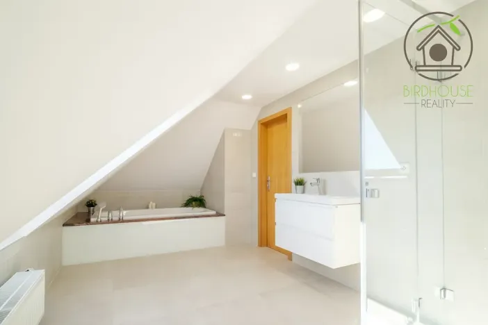 Prodej bytu 3+1, Praha - Suchdol, Brandejsovo náměstí, 116 m2