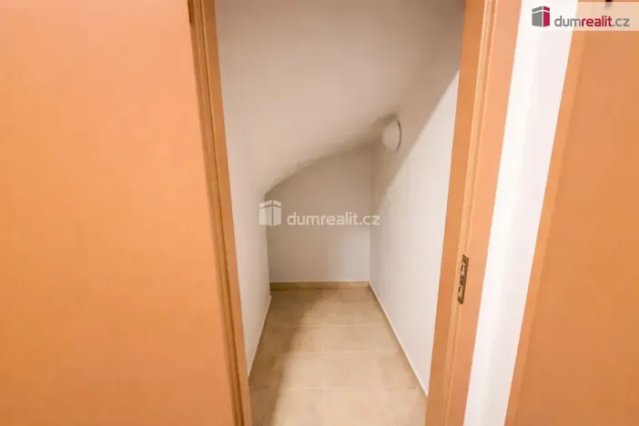 Pronájem rodinného domu, Praha - Březiněves, Za sadem, 180 m2