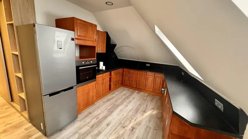 Pronájem bytu 2+1, Chomutov, Karlovarská, 81 m2