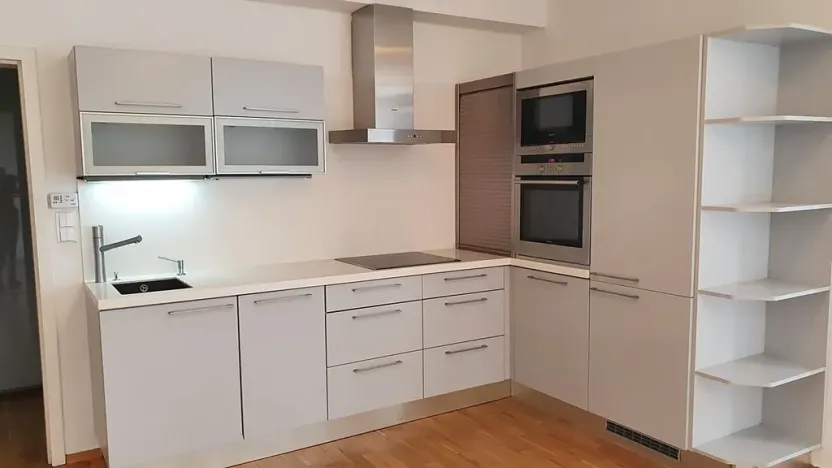 Pronájem bytu 1+kk, Praha - Modřany, Spinozova, 38 m2