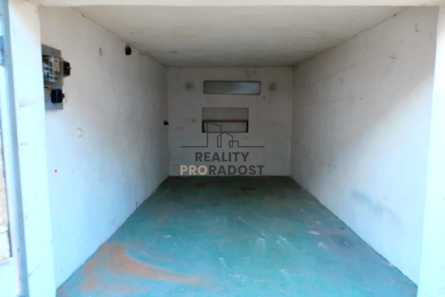 Pronájem garáže, Znojmo, Pod Soudním vrchem, 17 m2