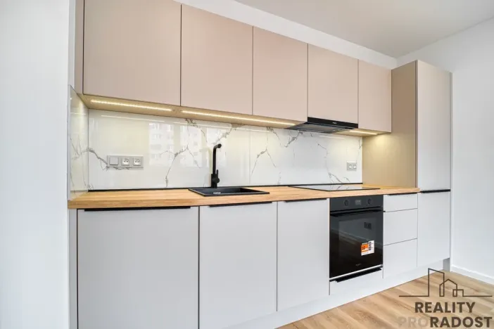 Pronájem bytu 2+kk, Ostrava - Poruba, Vietnamská, 41 m2