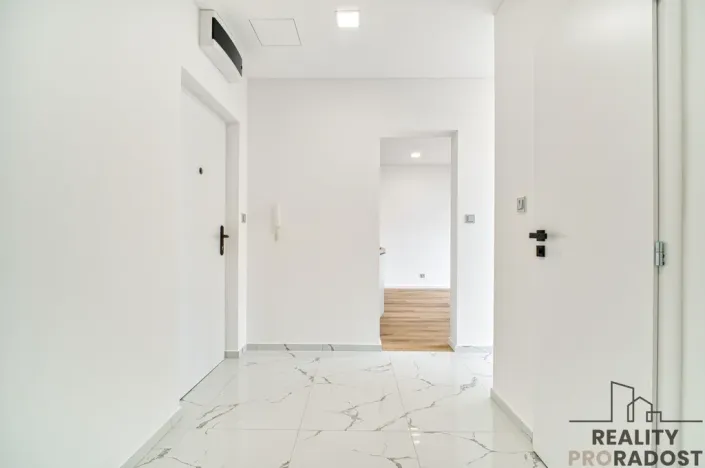 Pronájem bytu 2+kk, Ostrava - Poruba, Vietnamská, 41 m2