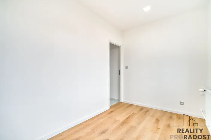 Pronájem bytu 2+kk, Ostrava - Poruba, Vietnamská, 41 m2