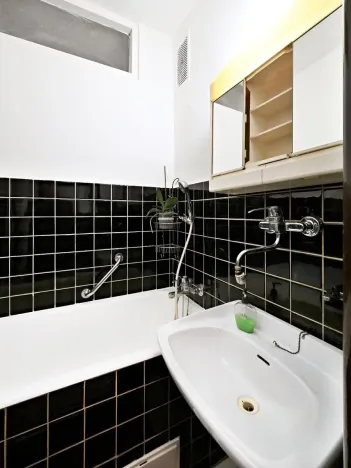 Prodej bytu 3+1, Praha - Břevnov, Zeyerova alej, 70 m2