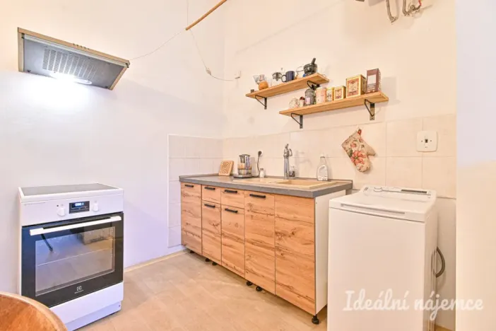 Pronájem bytu 1+1, Brno, Bratislavská, 40 m2