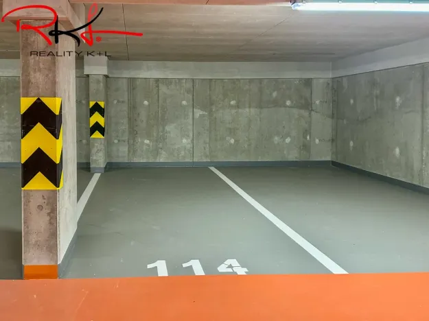 Pronájem garáže, Praha, Stočesova, 14 m2