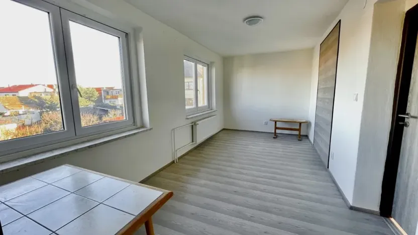 Pronájem bytu 2+1, Uherské Hradiště - Jarošov, Na Návsi, 50 m2