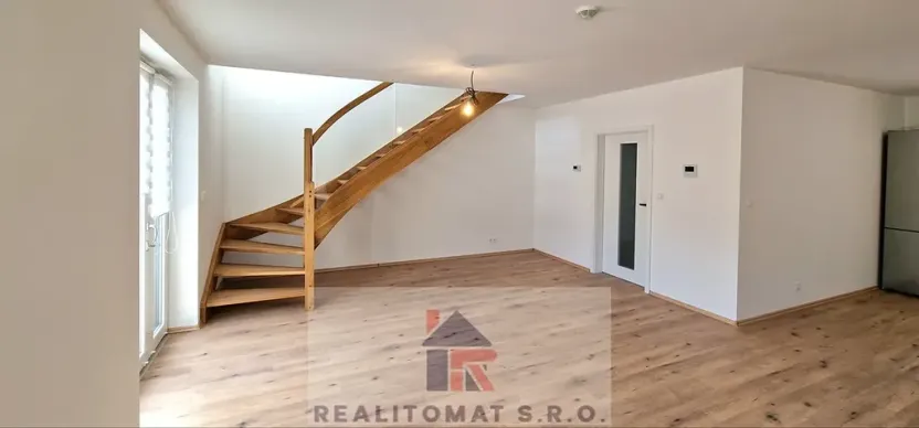 Pronájem rodinného domu, Chrášťany, 108 m2