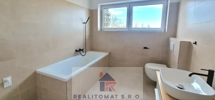 Pronájem rodinného domu, Chrášťany, 108 m2