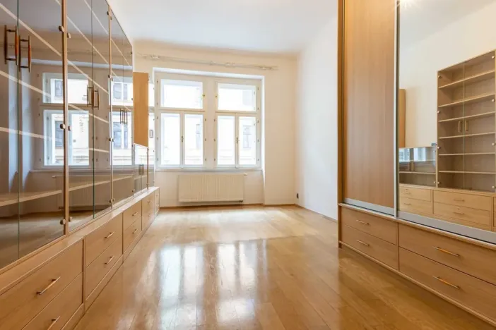 Pronájem bytu 3+1, Praha - Holešovice, Janovského, 92 m2