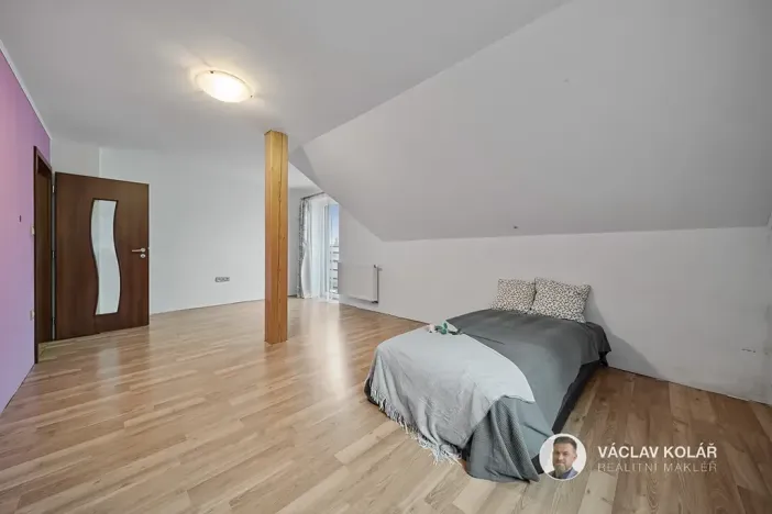 Prodej rodinného domu, Pecka, 176 m2