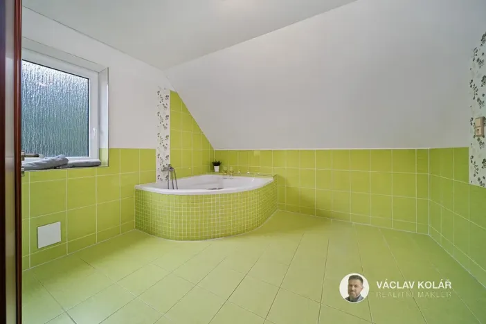 Prodej rodinného domu, Pecka, 176 m2