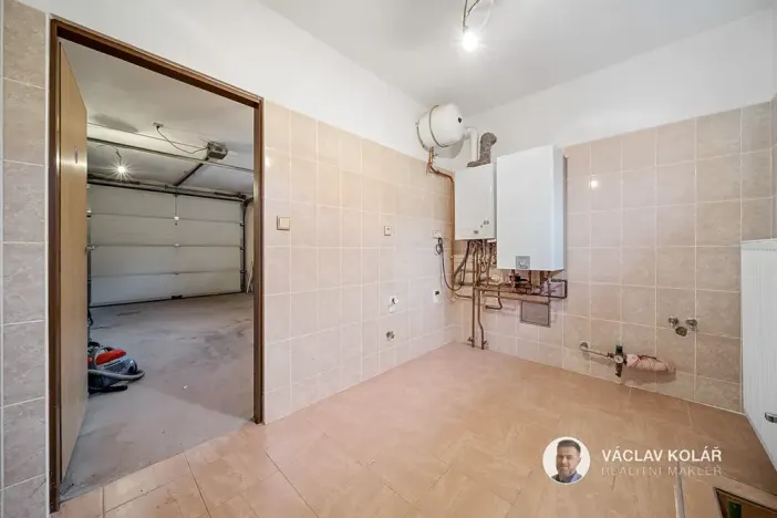 Prodej rodinného domu, Pecka, 176 m2