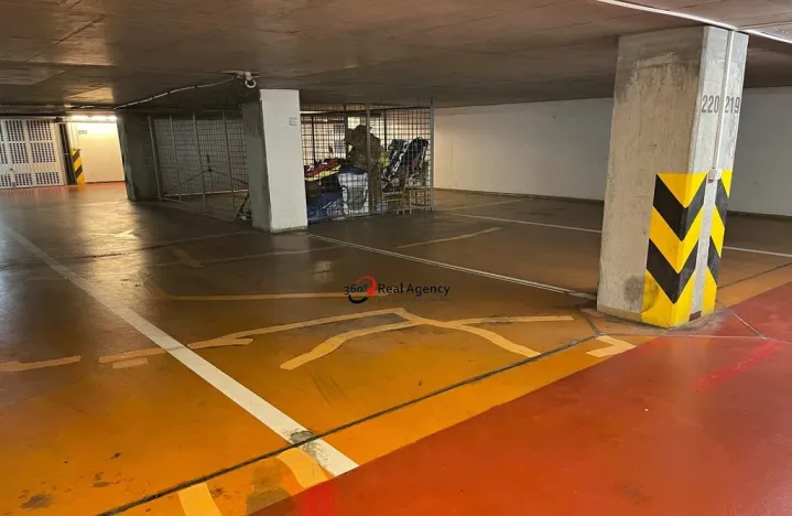 Pronájem bytu 2+kk, Praha - Hlubočepy, Trnkovo náměstí, 75 m2