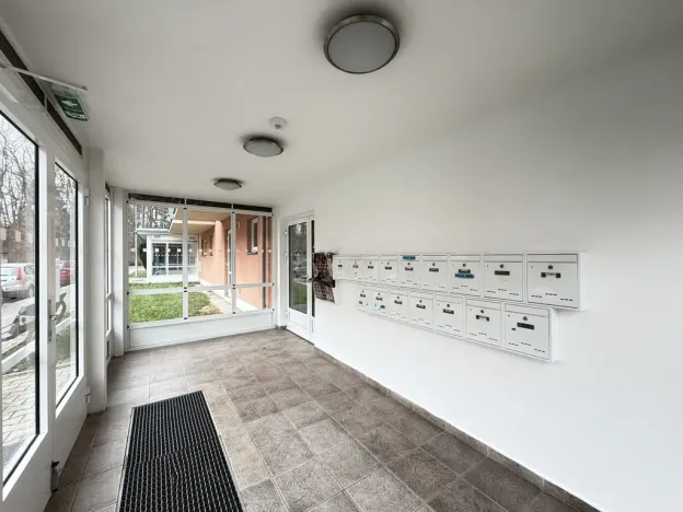 Pronájem bytu 1+kk, Pardubice - Trnová, Jozefa Gabčíka, 35 m2