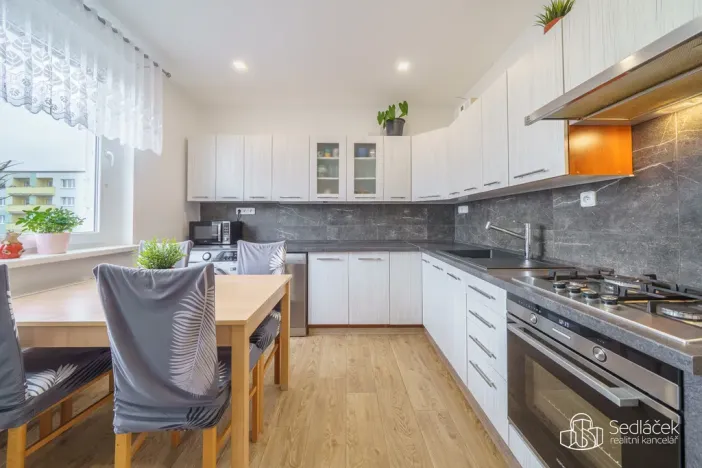 Prodej bytu 2+1, Sokolov, Spartakiádní, 61 m2