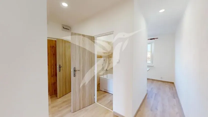 Pronájem bytu 2+1, Ostrov, Masarykova, 54 m2