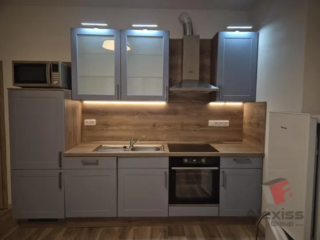 Pronájem bytu 3+kk, Praha - Smíchov, Vrázova, 76 m2