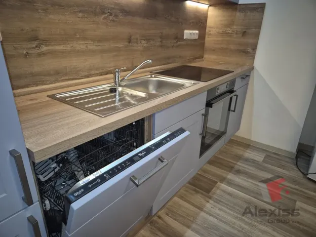 Pronájem bytu 3+kk, Praha - Smíchov, Vrázova, 76 m2