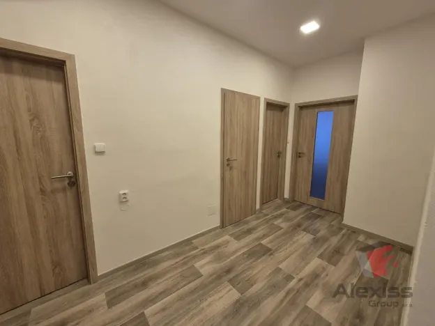 Pronájem bytu 3+kk, Praha - Smíchov, Vrázova, 76 m2