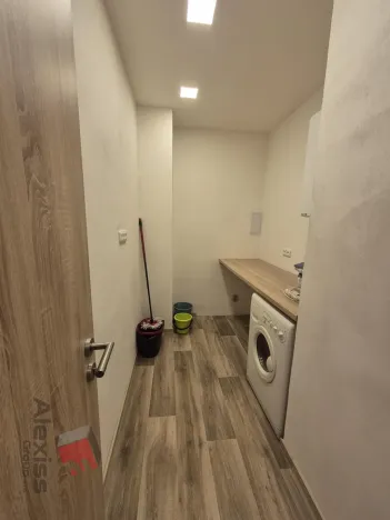 Pronájem bytu 3+kk, Praha - Smíchov, Vrázova, 76 m2