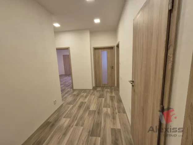 Pronájem bytu 3+kk, Praha - Smíchov, Vrázova, 76 m2