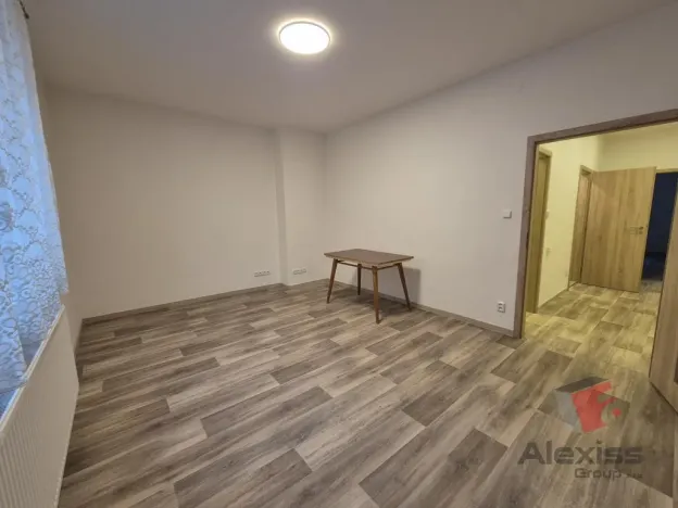 Pronájem bytu 3+kk, Praha - Smíchov, Vrázova, 76 m2