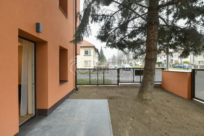 Pronájem bytu 1+1, Praha - Střížkov, Chrastavská, 30 m2