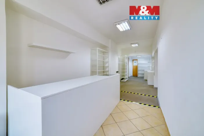 Pronájem obchodního prostoru, Mariánské Lázně, Hlavní třída, 40 m2