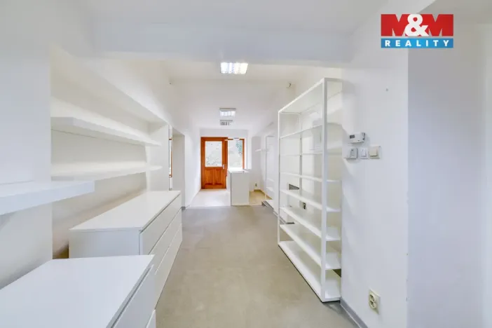 Pronájem obchodního prostoru, Mariánské Lázně, Hlavní třída, 40 m2
