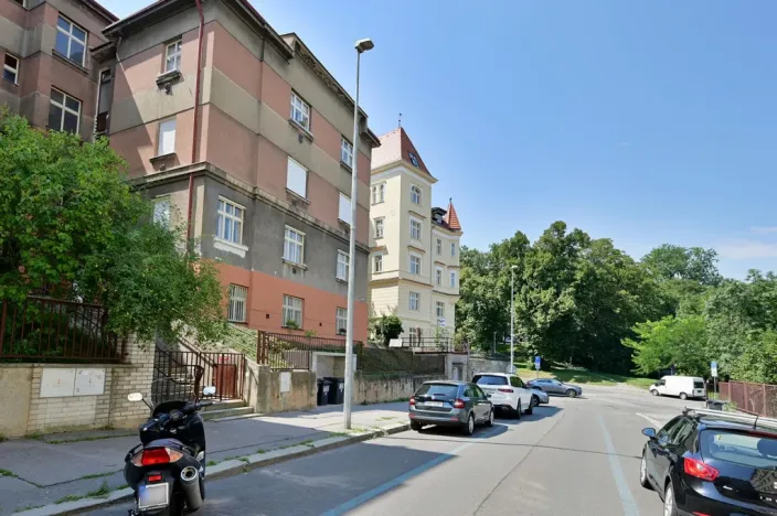 Pronájem bytu 1+kk, Praha - Smíchov, Na Březince, 30 m2