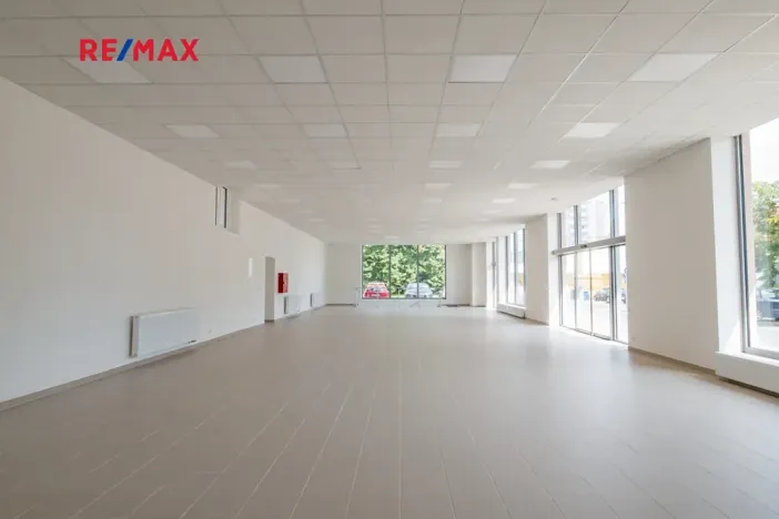 Prodej obchodního prostoru, Kladno, U tržnice, 460 m2