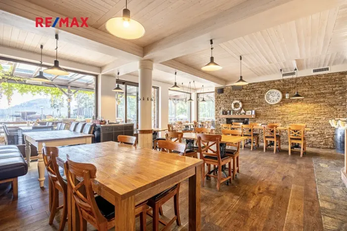 Prodej restaurace, Doksy, Přístavní, 174 m2
