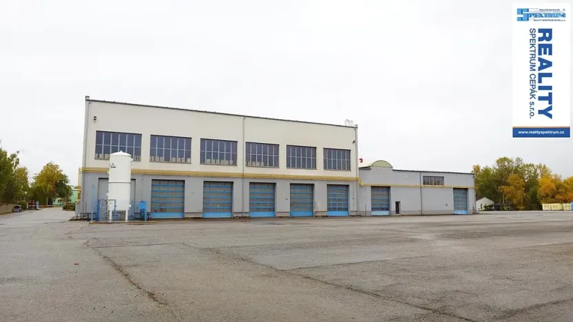 Pronájem výrobních prostor, Lišov, Hůrecká, 2357 m2