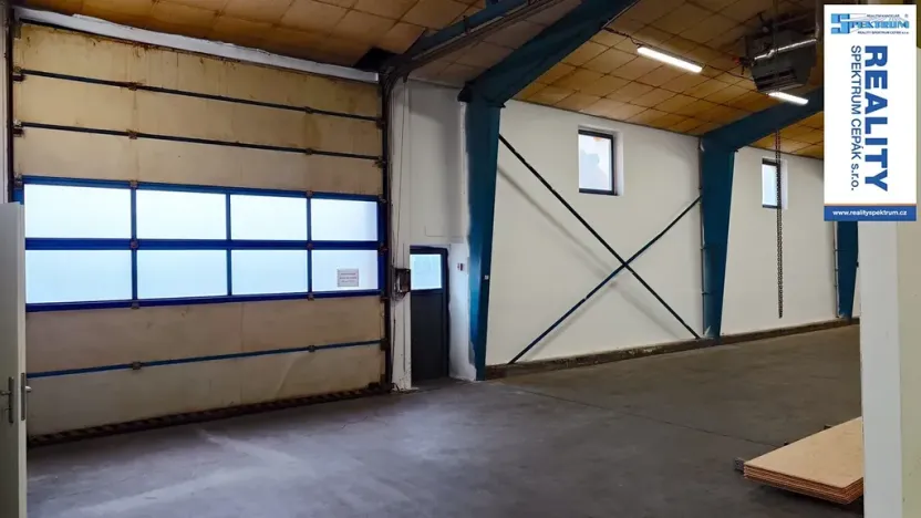 Pronájem skladu, Lišov, Hůrecká, 1768 m2