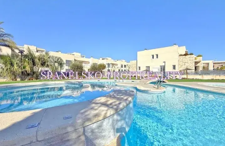 Prodej vily, Torrevieja, Španělsko, 100 m2