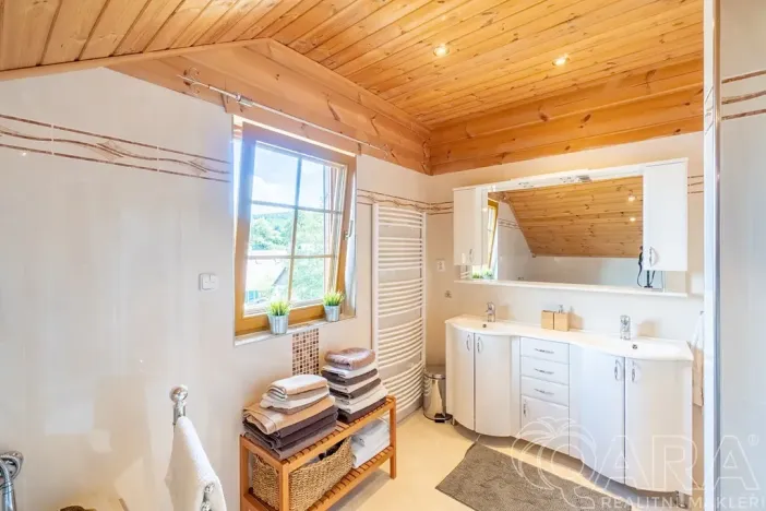 Prodej rodinného domu, Loučná pod Klínovcem, 195 m2