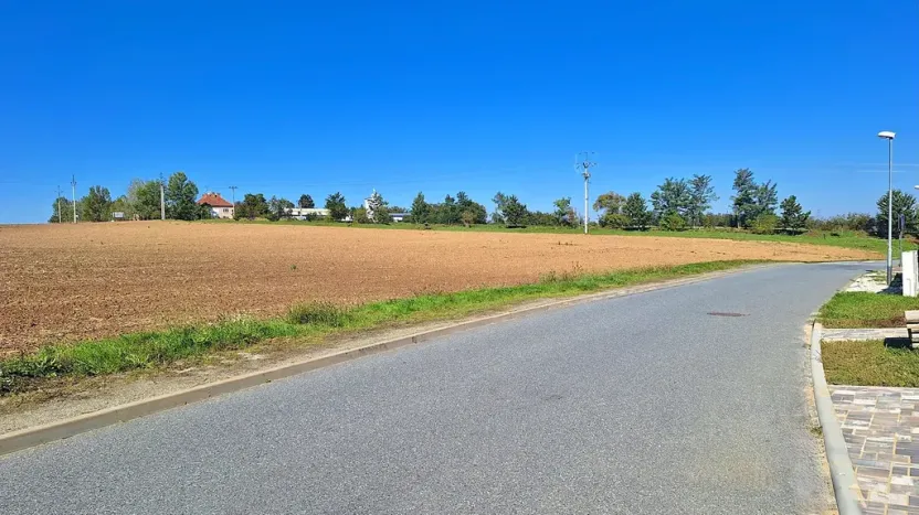 Prodej pozemku pro bydlení, Hrušovany u Brna, Pod Střediskem, 820 m2