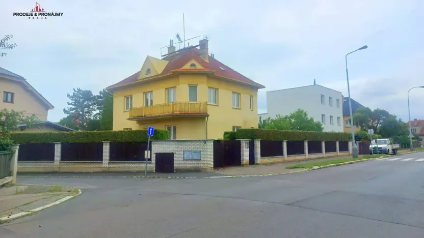 Prodej vily, Praha - Suchdol, 243 m2