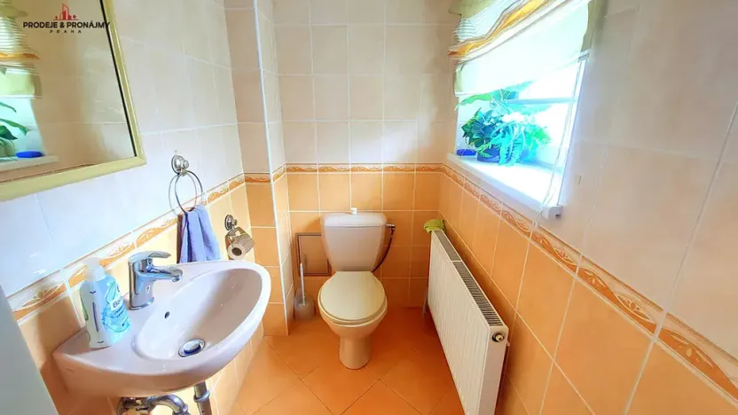 Prodej vily, Praha - Suchdol, 243 m2