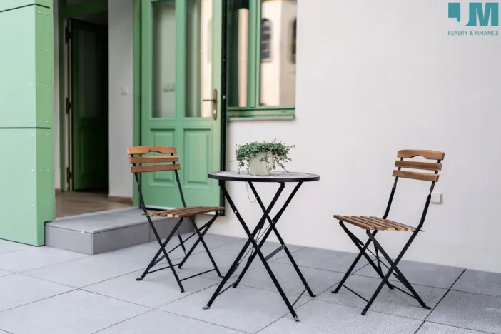 Pronájem bytu 2+kk, Třebíč, Karlovo nám., 41 m2