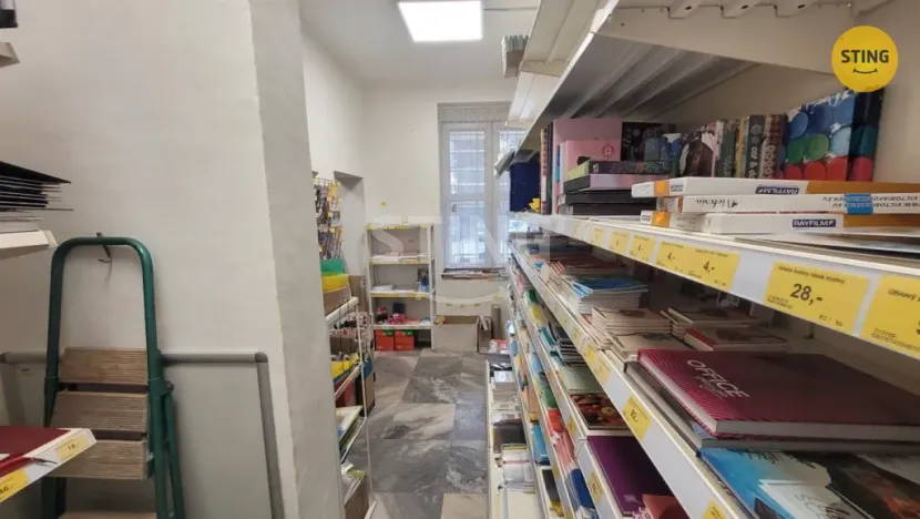 Pronájem obchodního prostoru, Třinec, nám. Míru, 25 m2