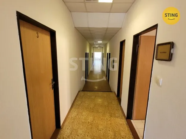 Pronájem kanceláře, Třinec, nám. Míru, 13 m2